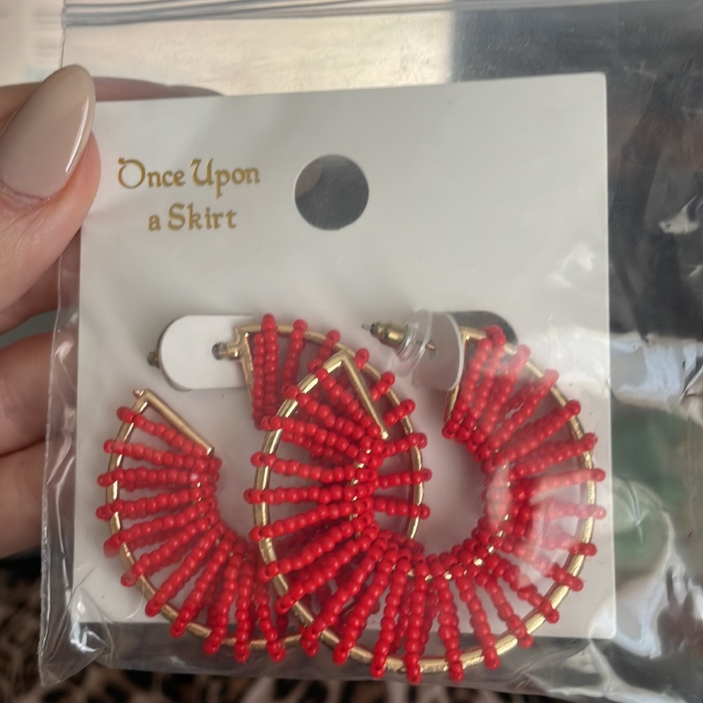 Never Before Worn Earrings - Picture 3 of 3